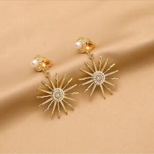 Elegant Gold Sunburst Sun Ear Clip. Vintage Personality Ear clip ☀️